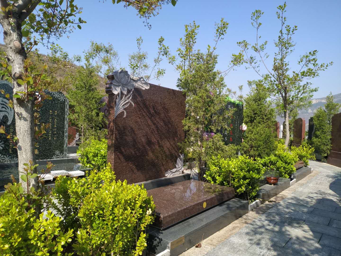 骨灰下葬注意事项