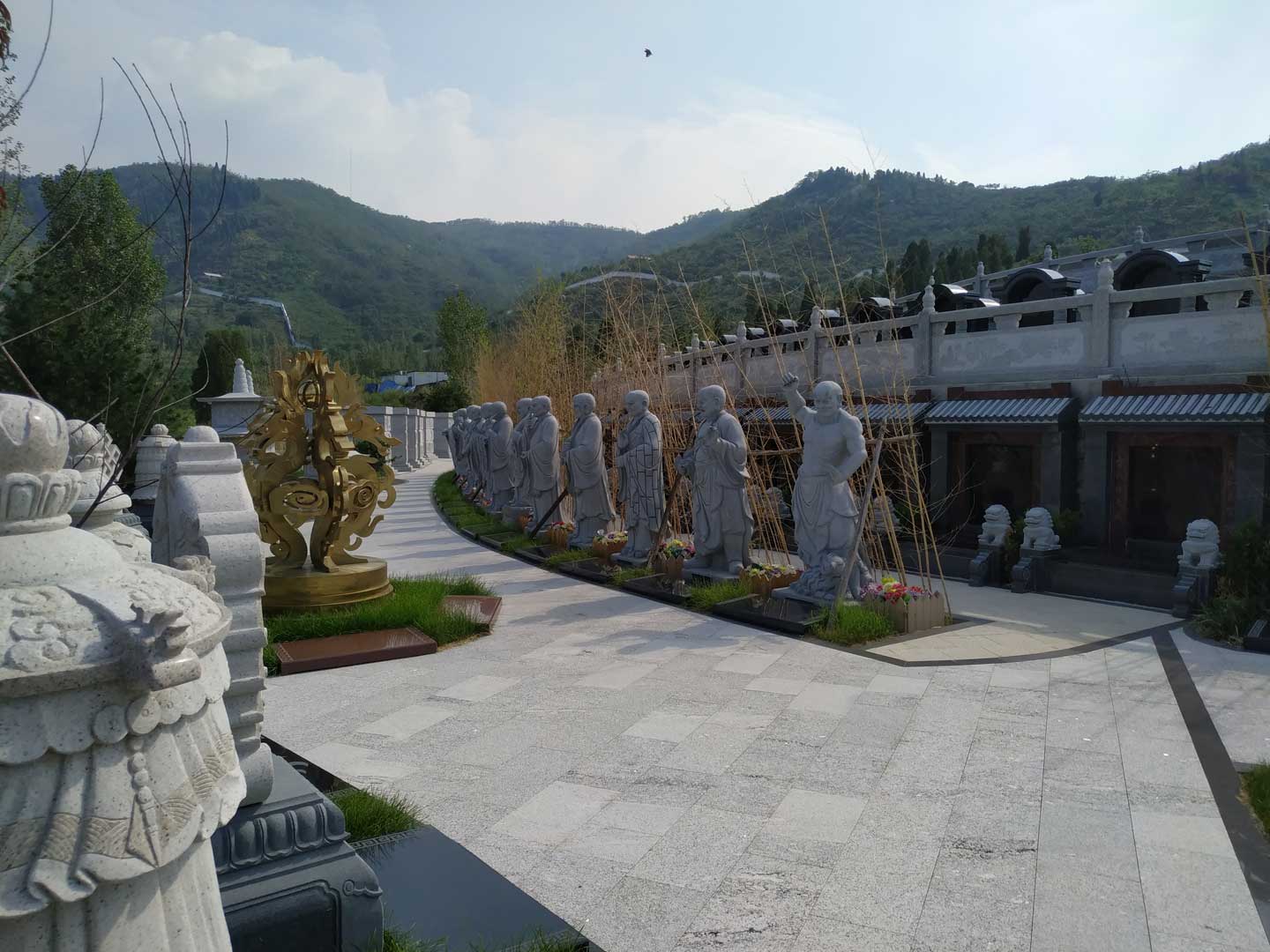 加强济南陵园管理，有效实施办法