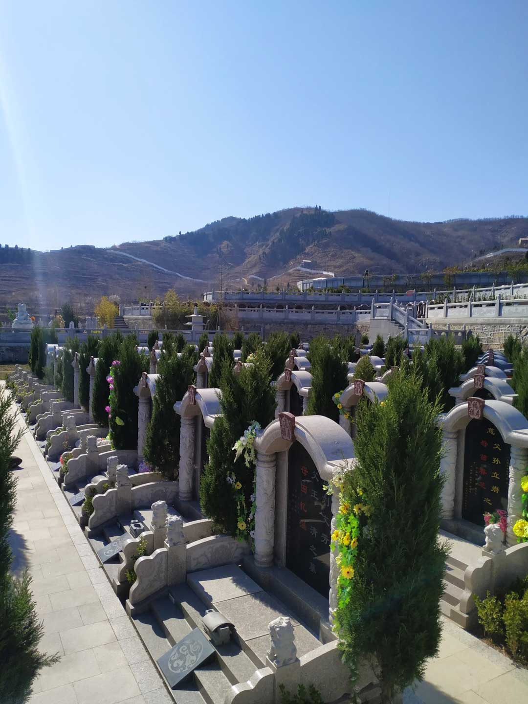 如何在公墓中寻找吉穴