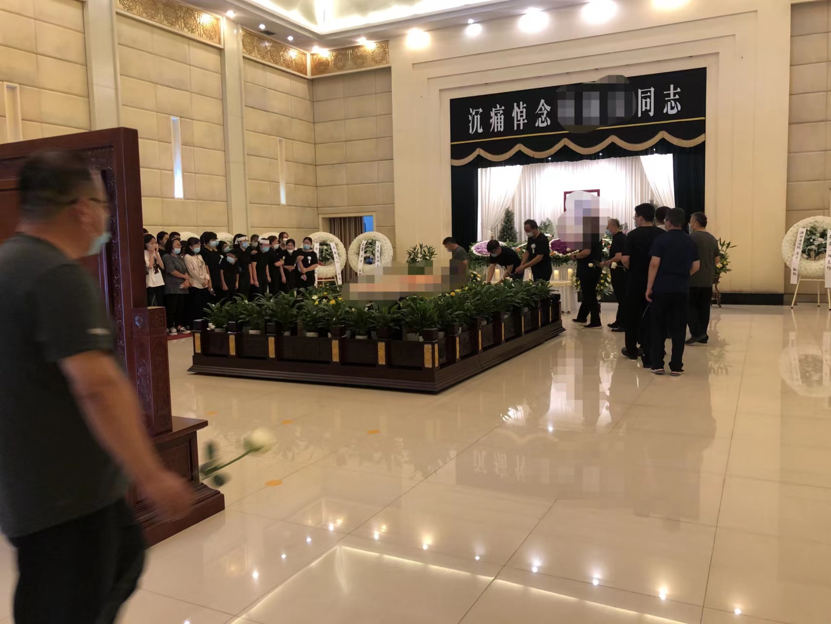 一场传统葬礼的必经流程有哪些？