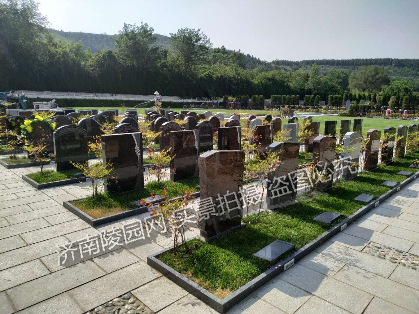 骨灰的殡葬用品有哪些？丧葬用品有哪些？