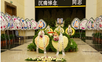 为什么现代葬礼要送花圈？