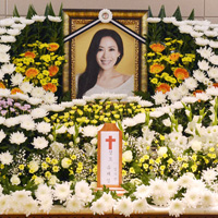 如何选择祭奠纪念花圈？