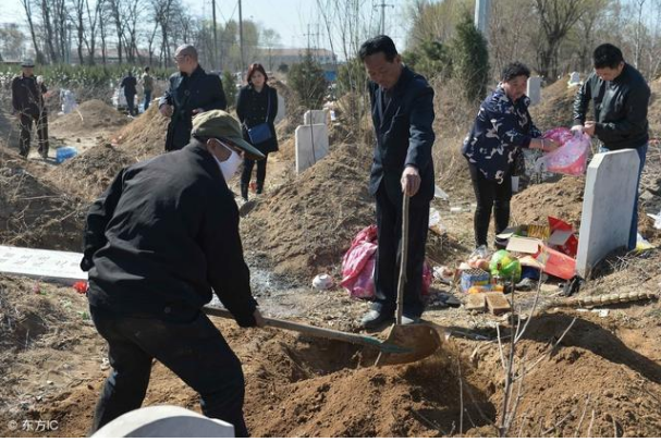 在济南一般下葬后是几天圆坟？在济南圆坟有何讲究？圆坟时间早上几点？