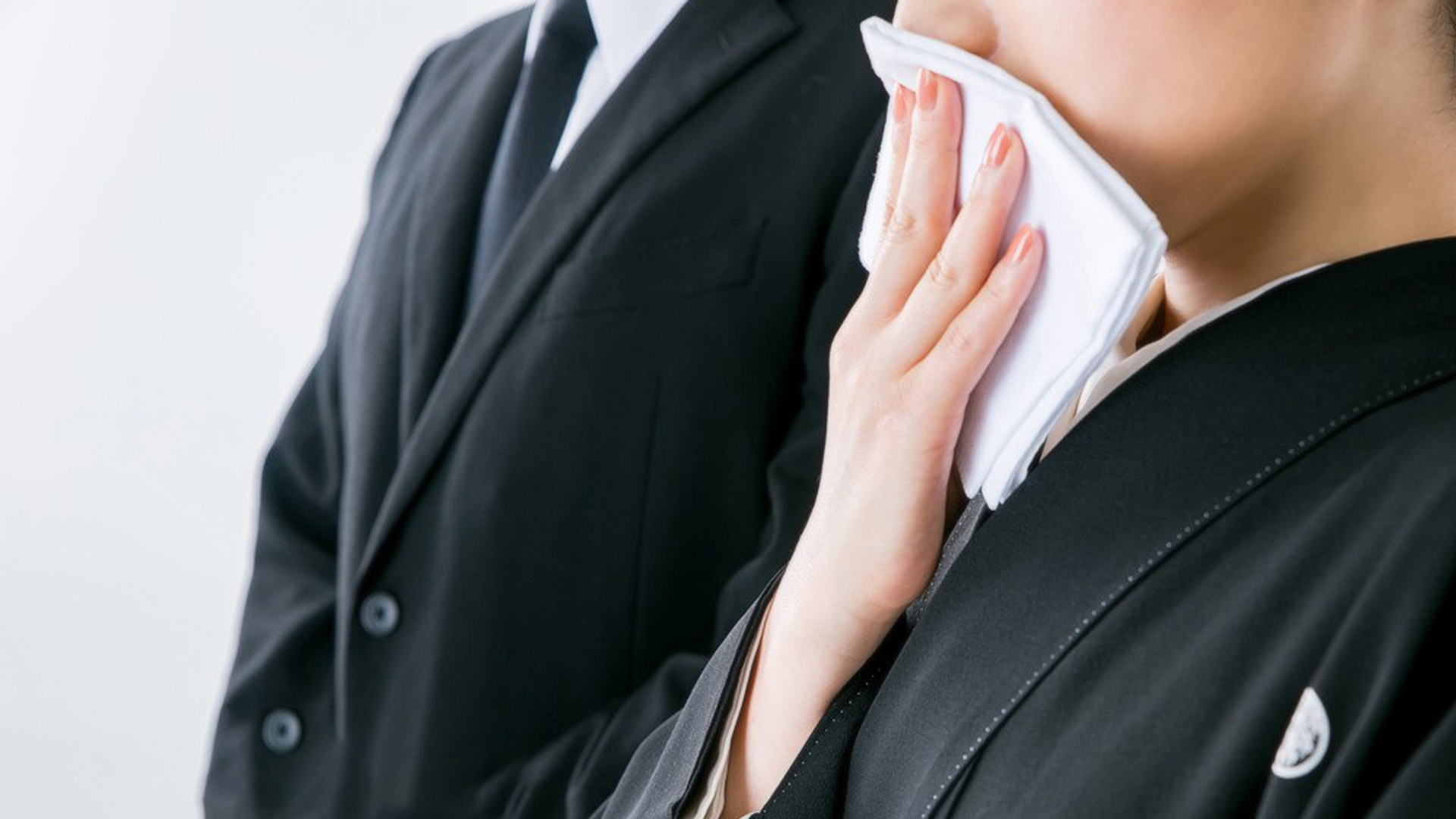 死者脸上盖白布