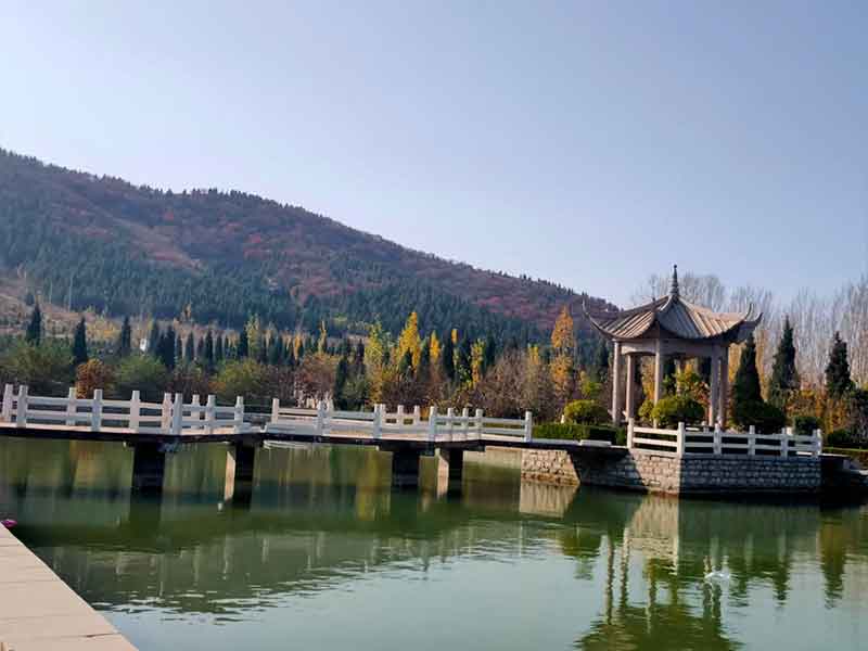 双峰山陵园环境