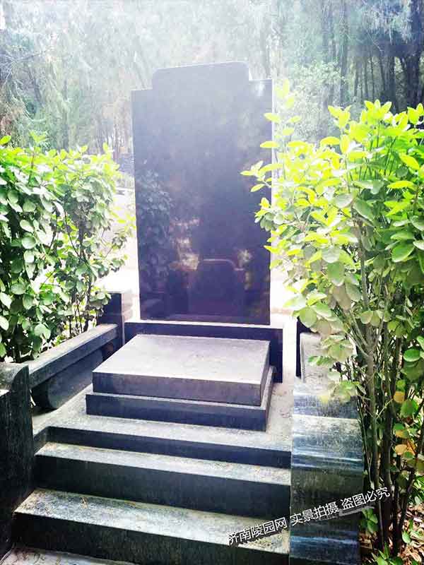 济南墓地碑文书写格式