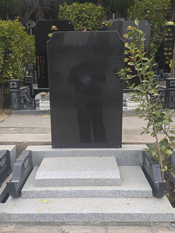 历城劳动人民安息园富荣园C区立碑