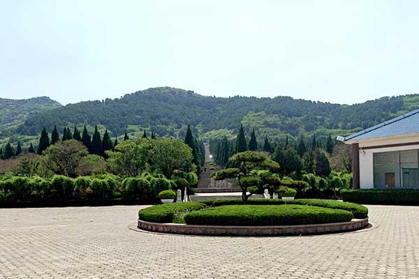 济南双峰山陵园 济南双峰山陵园