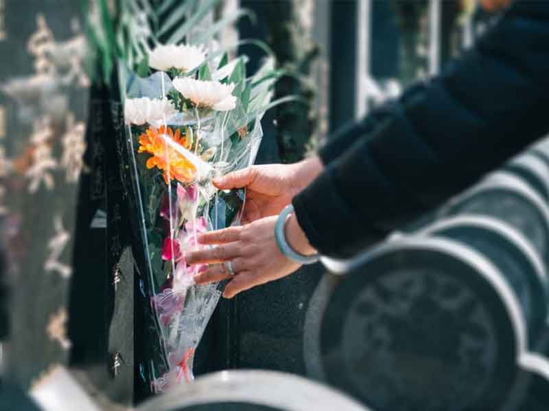 传统安葬和现代安葬