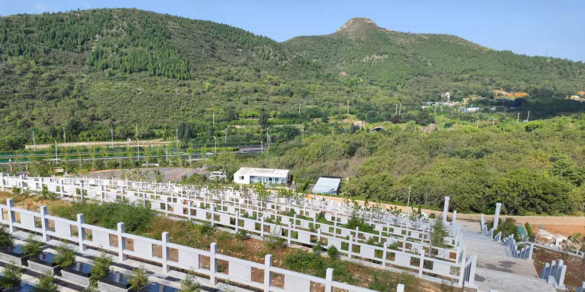 官山陵园环境