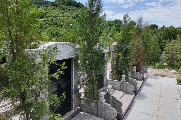 三川环绕的自然景观