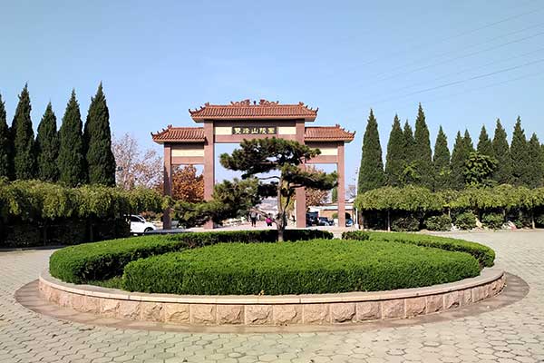 济南双峰山陵园有哪些葬式？双峰山陵园 2026 墓地价格参考
